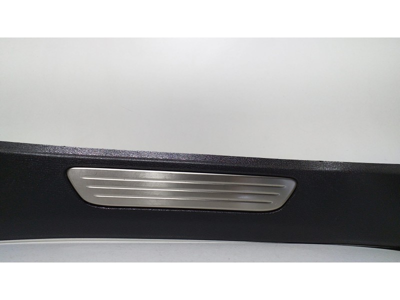 Recambio de molduras traseras para porsche cayenne (typ 92aa) gts referencia OEM IAM 7P0853369 66390 