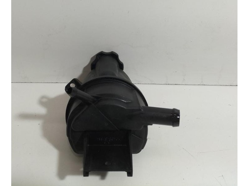 Recambio de deposito servo para opel insignia berlina cosmo referencia OEM IAM PA66-GF33 78296 