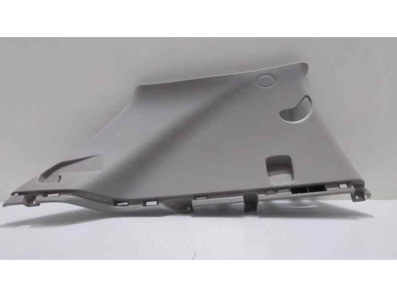 Recambio de molduras traseras para kia sportage concept 4x2 referencia OEM IAM 858503U010 46437 