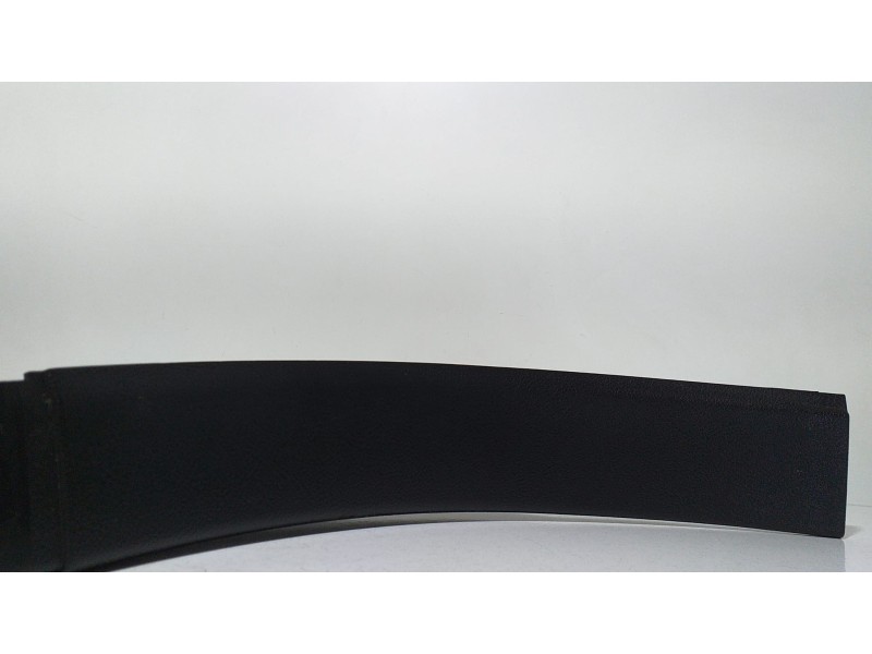 Recambio de molduras traseras para porsche cayenne (typ 92aa) gts referencia OEM IAM 7P0853369 66390 