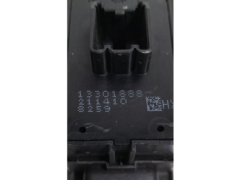 Recambio de mando elevalunas trasero izquierdo para opel insignia berlina cosmo referencia OEM IAM 13301888 78297 