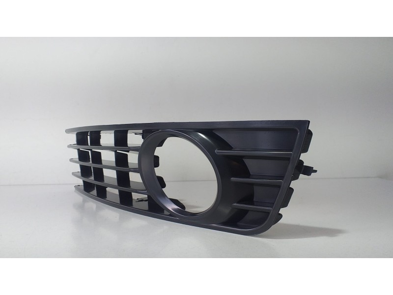 Recambio de rejilla paragolpes izquierda para audi a4 berlina (8e) 1.9 tdi (96kw) referencia OEM IAM 107020804 68957  Recambio de rejilla paragolpes izquierda para audi a4 berlina (8e) 1.9 tdi (96kw) referencia OEM IAM 107020804 68957