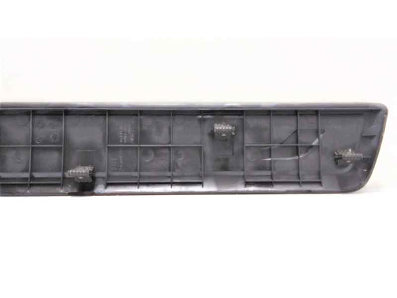 Recambio de guarnecido puerta delantera derecha para kia sportage concept 4x2 referencia OEM IAM 858833U010 46440 