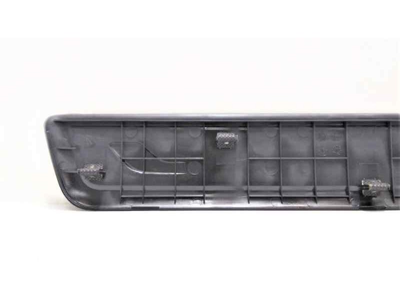 Recambio de guarnecido puerta delantera derecha para kia sportage concept 4x2 referencia OEM IAM 858833U010 46440 