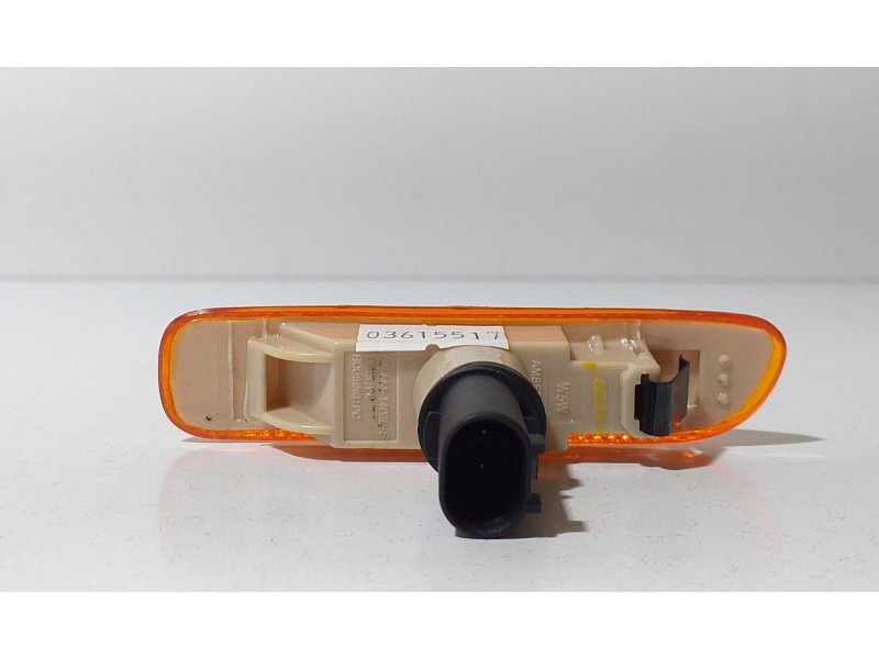 Recambio de piloto lateral izquierdo para bmw serie 3 berlina (e46) 318i referencia OEM IAM 103F05084311 68967  Recambio de piloto lateral izquierdo para bmw serie 3 berlina (e46) 318i referencia OEM IAM 103F05084311 68967