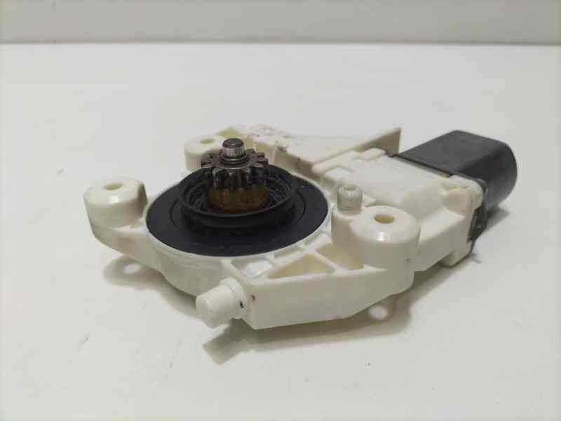 Recambio de motor elevalunas delantero derecho para ford focus berlina (cap) ghia referencia OEM IAM 4M5T14553 82312 