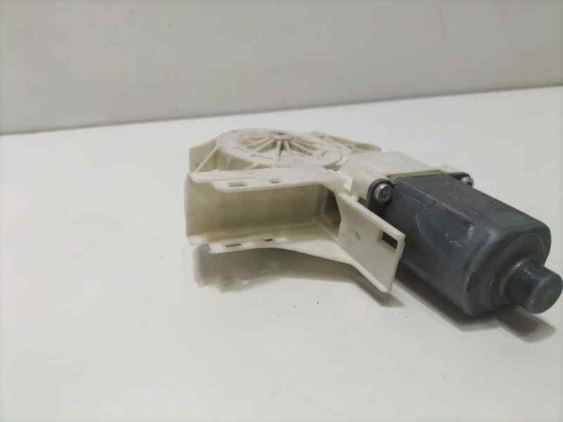 Recambio de motor elevalunas delantero derecho para ford focus berlina (cap) ghia referencia OEM IAM 4M5T14553 82312 