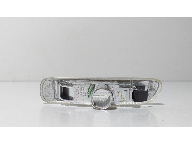 Recambio de piloto lateral izquierdo para bmw serie 3 berlina (e46) 328i referencia OEM IAM 103F05084331 68971 