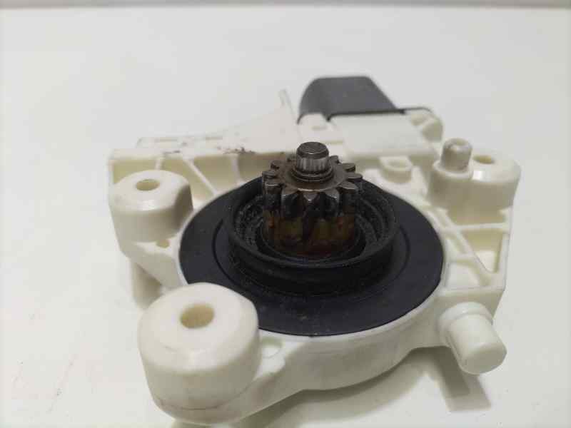 Recambio de motor elevalunas delantero derecho para ford focus berlina (cap) ghia referencia OEM IAM 4M5T14553 82312 