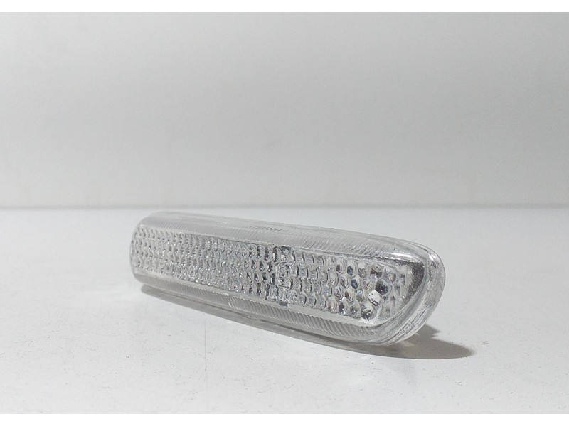 Recambio de piloto lateral derecho para bmw serie 3 berlina (e46) 328i referencia OEM IAM 084441403RF 68972 