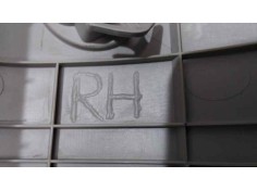 Recambio de moldura para kia sportage concept 4x2 referencia OEM IAM 858203U010 46448  2