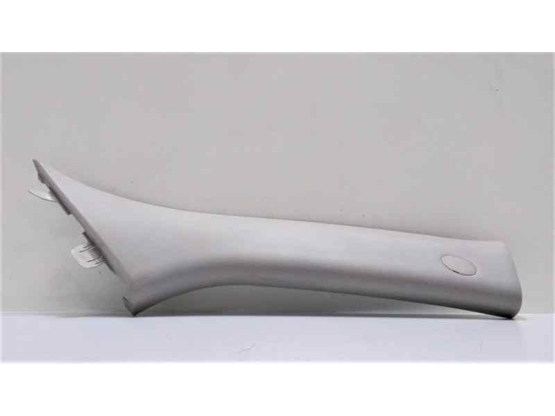 Recambio de moldura para kia sportage concept 4x2 referencia OEM IAM 858203U010 46448 