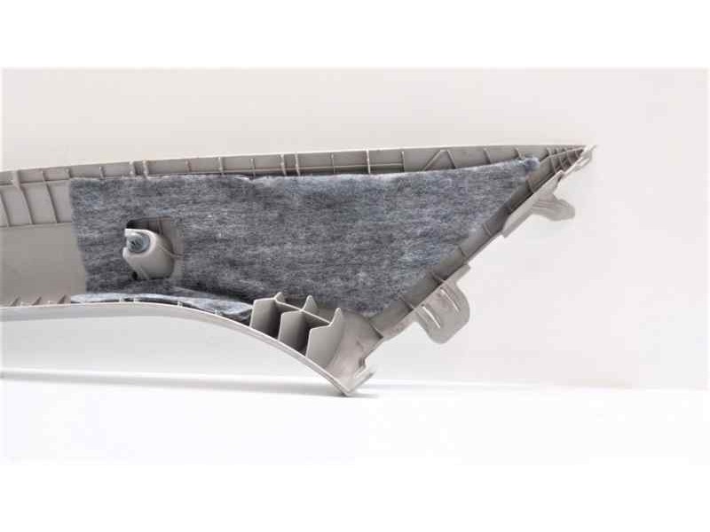 Recambio de moldura para kia sportage concept 4x2 referencia OEM IAM 858203U010 46448 