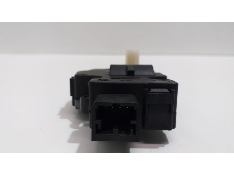 Recambio de motor apertura trampillas climatizador para audi a5 coupe (8t) 2.0 tdi quattro referencia OEM IAM EFB330 54841 