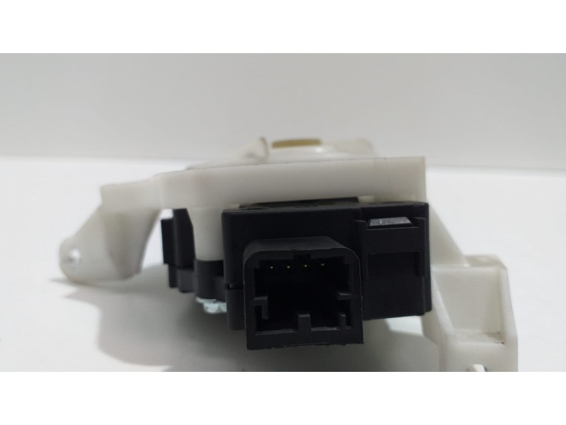 Recambio de motor apertura trampillas climatizador para audi a5 coupe (8t) 2.0 tdi quattro referencia OEM IAM EFB330 54847 