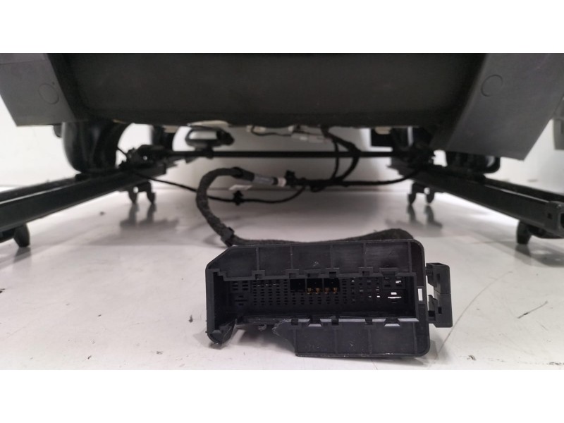 Recambio de juego asientos completo para opel insignia berlina cosmo referencia OEM IAM A20DTH 78231 