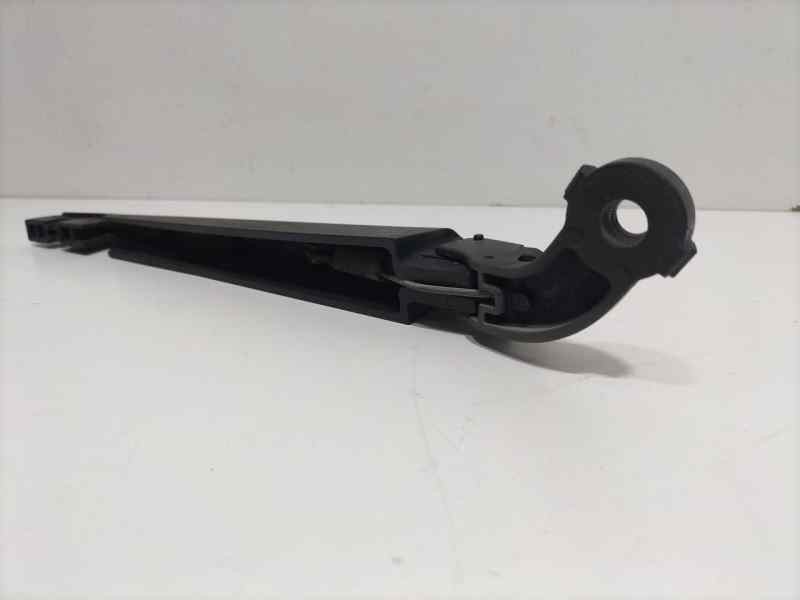 Recambio de brazo limpia trasero para ford focus berlina (cap) ghia referencia OEM IAM 4N51T04178 82319 