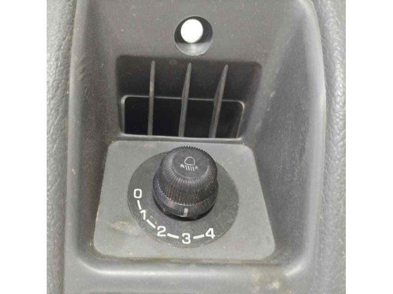 Recambio de molduras delanteras para mitsubishi montero (v20/v40) 2500 td gl (3-ptas.) referencia OEM IAM MB652131 87028 