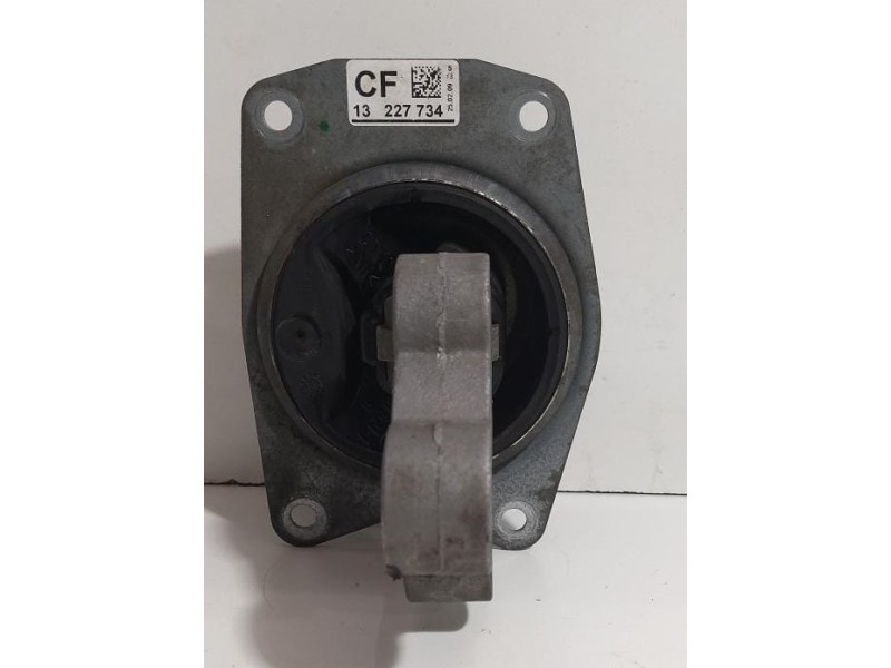 Recambio de soporte motor izquierdo para opel insignia berlina cosmo referencia OEM IAM 13227734 78269 
