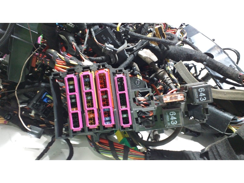 Recambio de caja reles / fusibles para audi a5 coupe (8t) 2.0 tdi quattro referencia OEM IAM CAHA 54895 