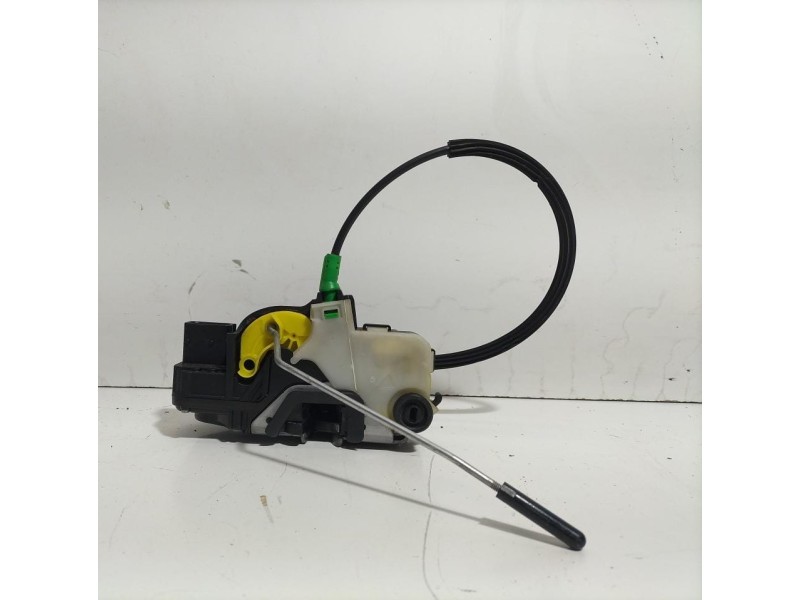 Recambio de cerradura puerta trasera izquierda para opel insignia berlina cosmo referencia OEM IAM 13503177 78281 