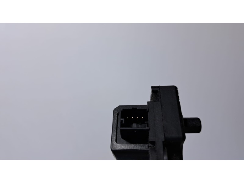 Recambio de motor apertura trampillas climatizador para bmw serie 1 berlina (e81/e87) 118d referencia OEM IAM 985459H 76168 