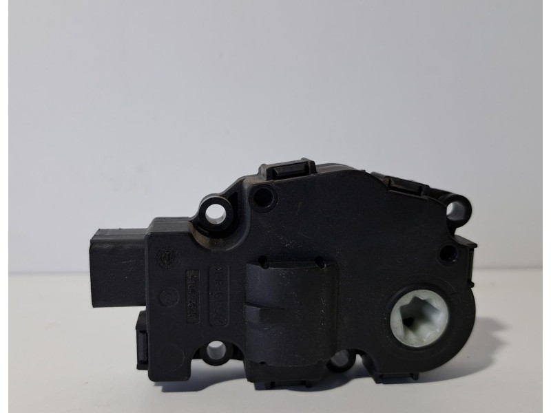 Recambio de motor apertura trampillas climatizador para bmw serie 1 berlina (e81/e87) 118d referencia OEM IAM EFB331 76170 