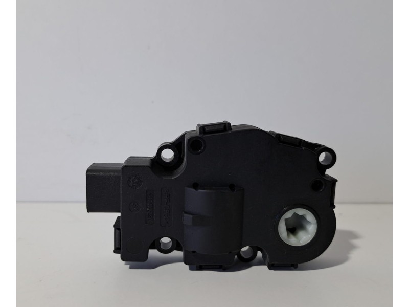 Recambio de motor apertura trampillas climatizador para bmw serie 1 berlina (e81/e87) 118d referencia OEM IAM EFB331 76171 