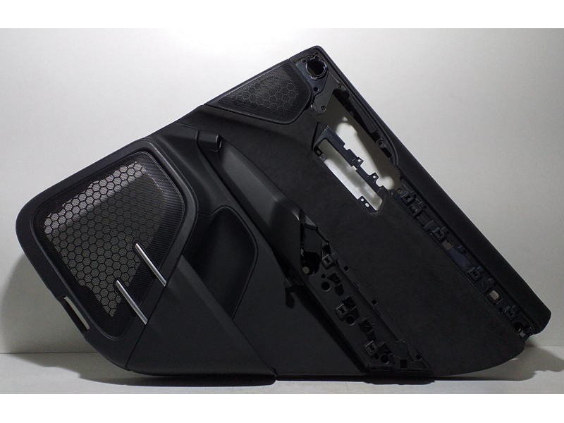 Recambio de guarnecido puerta trasera derecha para porsche cayenne (typ 92aa) gts referencia OEM IAM 7P5867212 66455 