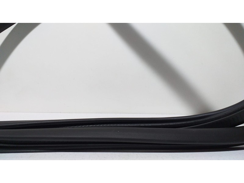 Recambio de goma contorno para porsche cayenne (typ 92aa) gts referencia OEM IAM 7P0867367F 66460 