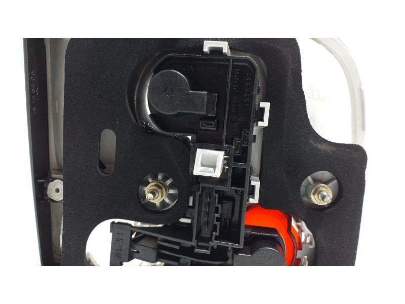 Recambio de piloto trasero derecho interior para volkswagen touareg (7la) v6 referencia OEM IAM 7L6945094J 54934 