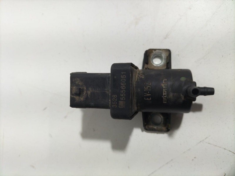 Recambio de valvula aire adicional para opel insignia berlina cosmo referencia OEM IAM 55566051 78487 