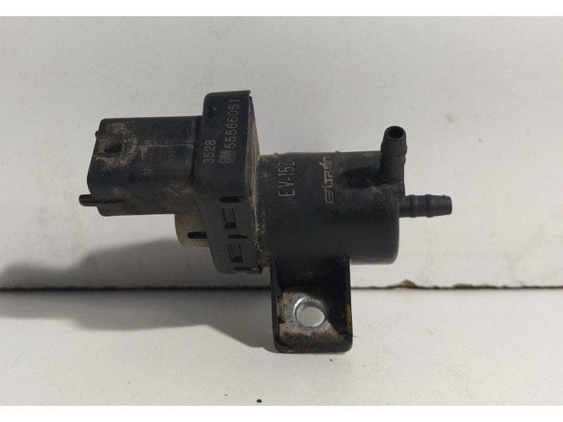 Recambio de valvula aire adicional para opel insignia berlina cosmo referencia OEM IAM 55566051 78487 