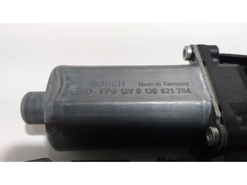 Recambio de motor elevalunas trasero derecho para volkswagen touareg (7la) v6 referencia OEM IAM 7L0959794A 54943 