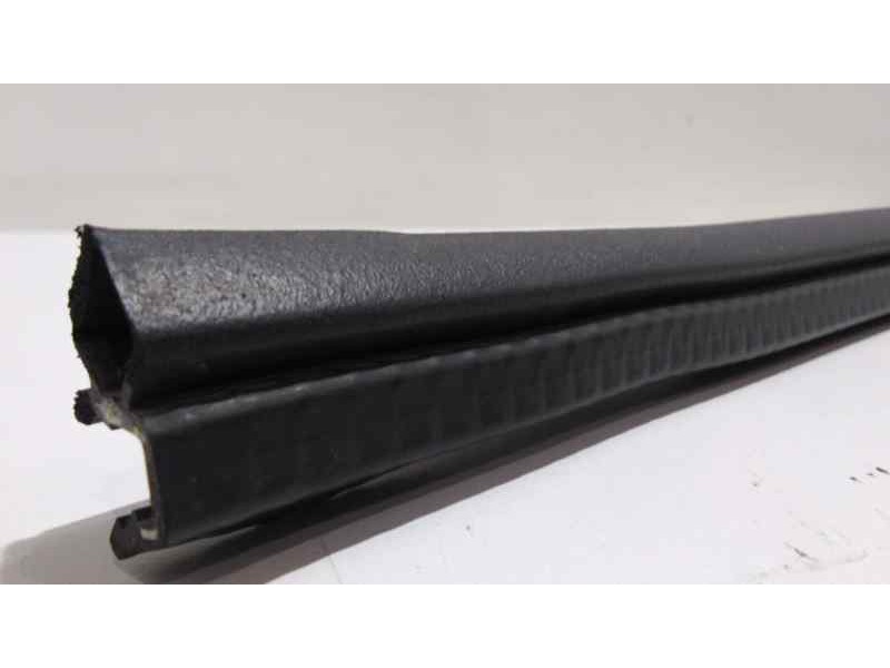Recambio de gomas contorno puerta para opel crossland x design line referencia OEM IAM  46912 