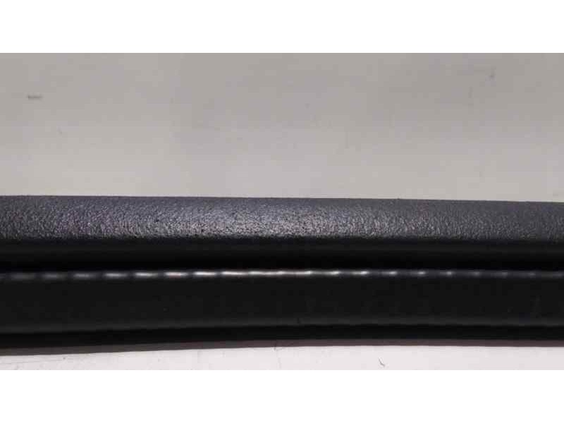 Recambio de gomas contorno puerta para opel crossland x design line referencia OEM IAM  46912 