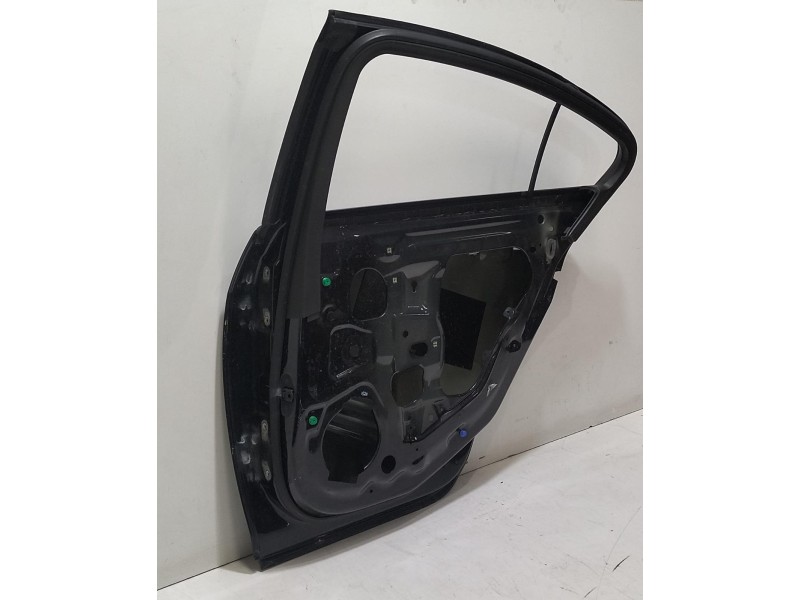 Recambio de puerta trasera derecha para opel insignia berlina cosmo referencia OEM IAM A20DTH 78358 