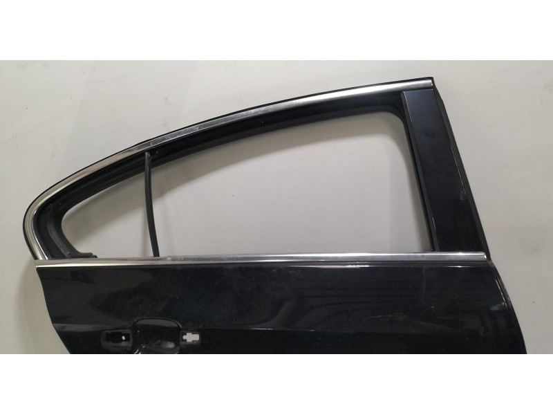 Recambio de puerta trasera derecha para opel insignia berlina cosmo referencia OEM IAM A20DTH 78358 