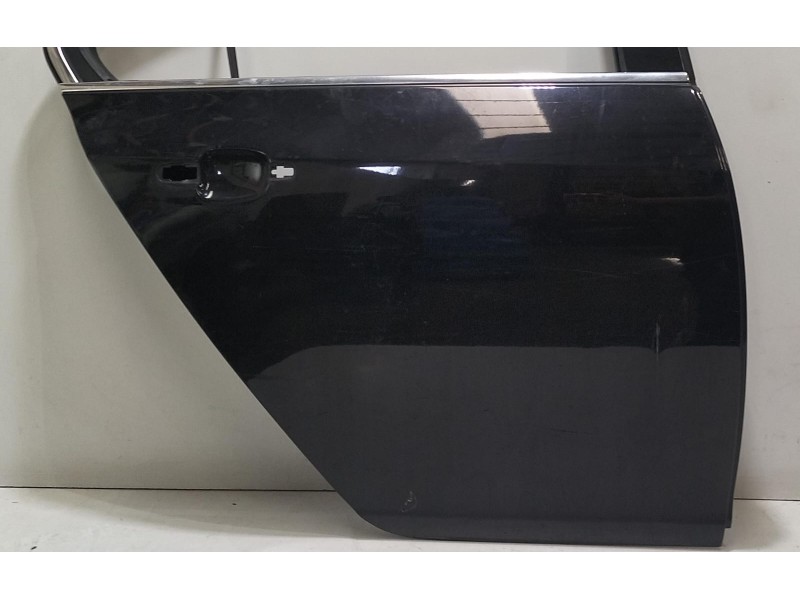Recambio de puerta trasera derecha para opel insignia berlina cosmo referencia OEM IAM A20DTH 78358 