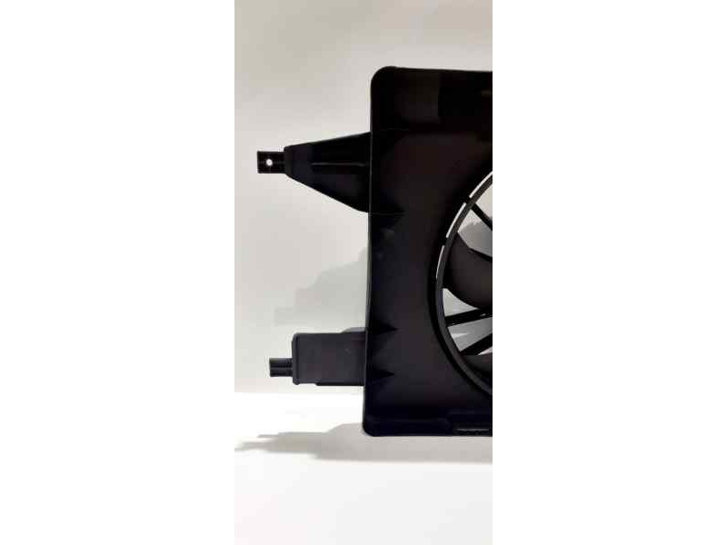Recambio de electroventilador para renault megane ii classic berlina 1.9 dci diesel referencia OEM IAM 8200222998 42068 