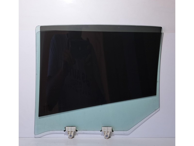 Recambio de luna trasera derecha para renault megane iii berlina 5 p expression referencia OEM IAM F9QP872 76211 R