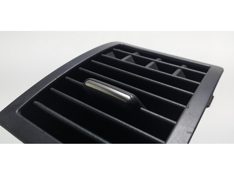 Recambio de rejilla aireadora para volkswagen touareg (7la) v6 referencia OEM IAM 7L6819703D 54991 