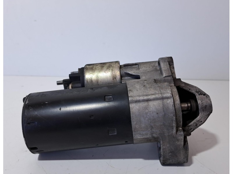 Recambio de motor arranque para renault megane iii berlina 5 p expression referencia OEM IAM 8200741476D 76235 R