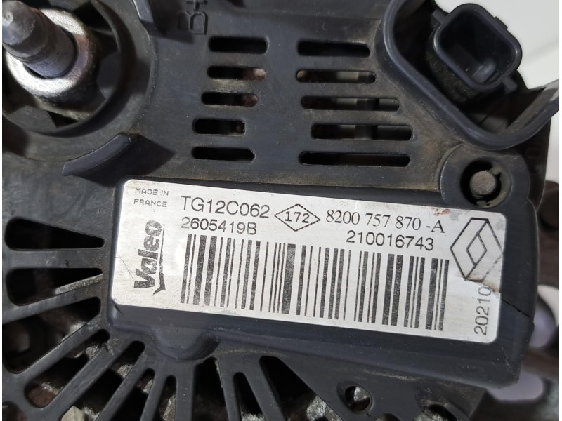 Recambio de alternador para renault megane iii berlina 5 p expression referencia OEM IAM 8200757870A 76236 R