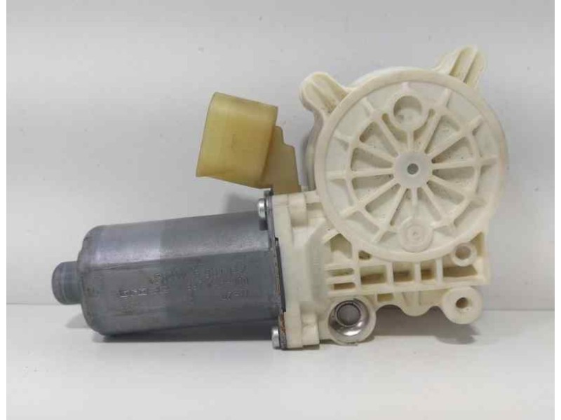 Recambio de motor elevalunas delantero derecho para bmw serie 5 berlina (e60) 520d referencia OEM IAM 6981142 87081 