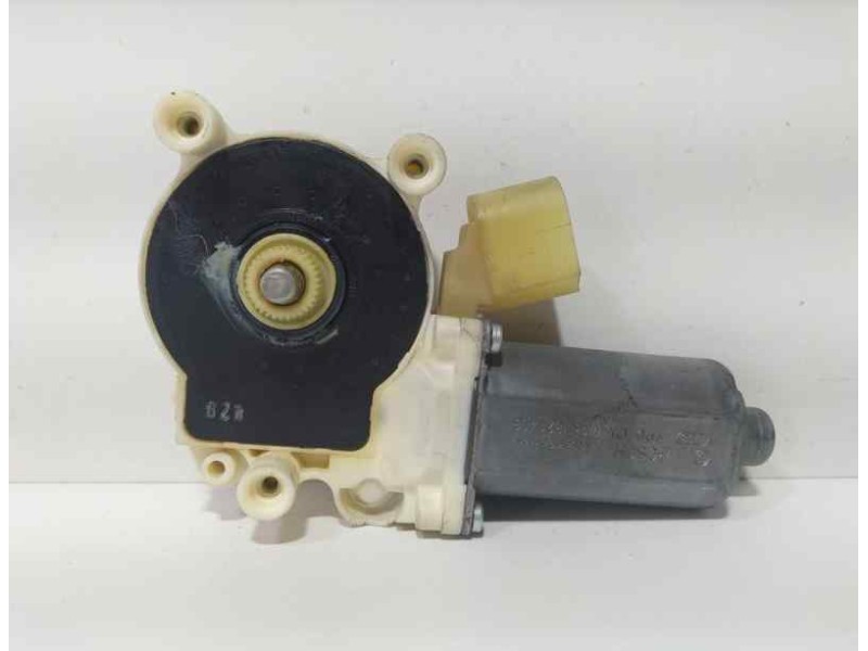 Recambio de motor elevalunas delantero derecho para bmw serie 5 berlina (e60) 520d referencia OEM IAM 6981142 87081 