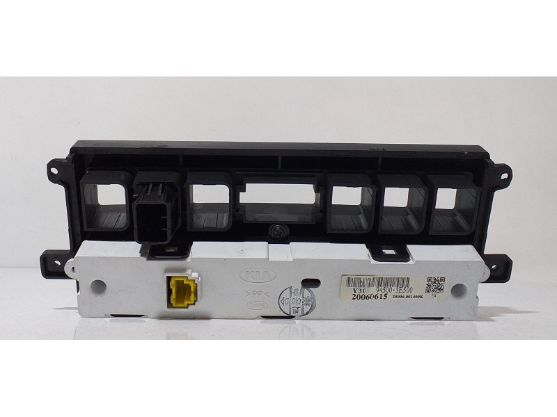 Recambio de pantalla multifuncion para kia sorento 2.5 crdi ex referencia OEM IAM 945003E500 66516 