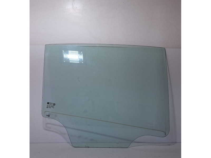 Recambio de luna trasera derecha para chevrolet cruze hatchback lt referencia OEM IAM F16D4 76260 R