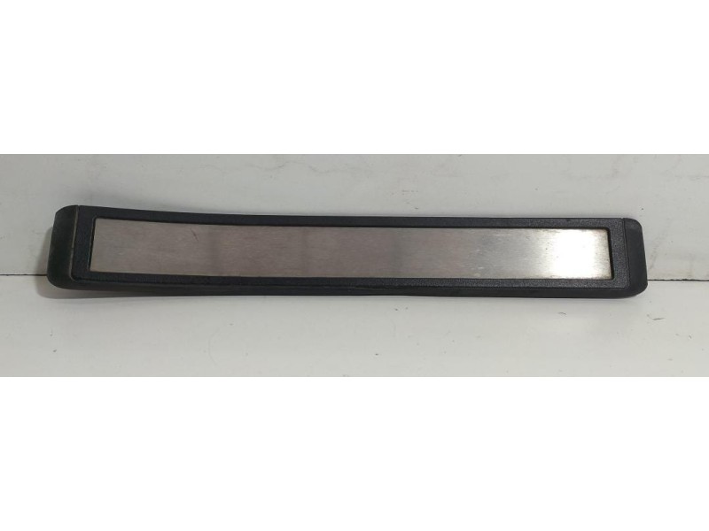 Recambio de molduras traseras para mercedes-benz clase e (w211) berlina e 220 cdi (211.008) referencia OEM IAM A2116801635 78426
