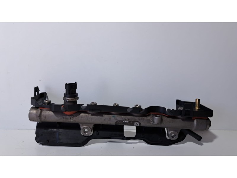 Recambio de rampa inyectora para renault scenic ii 1.9 dci diesel referencia OEM IAM 8200715519 76263 R